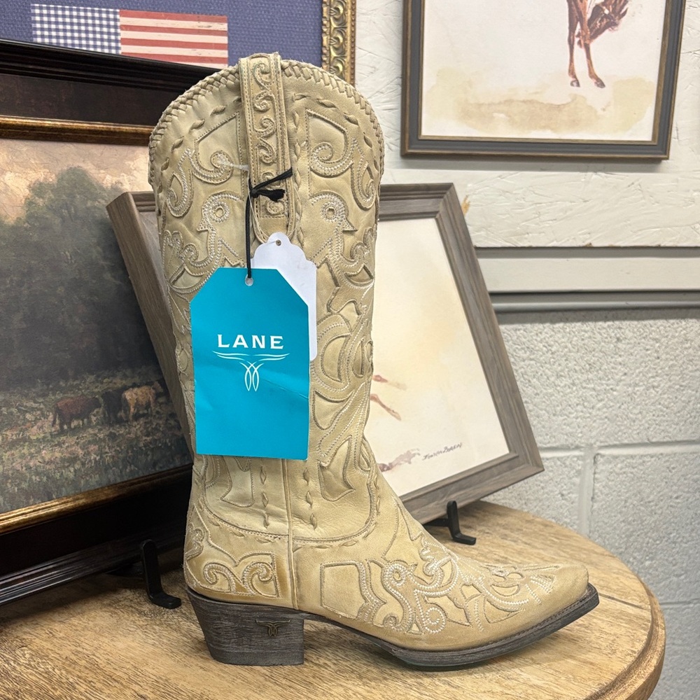 Elegant LANE cream boots ! !